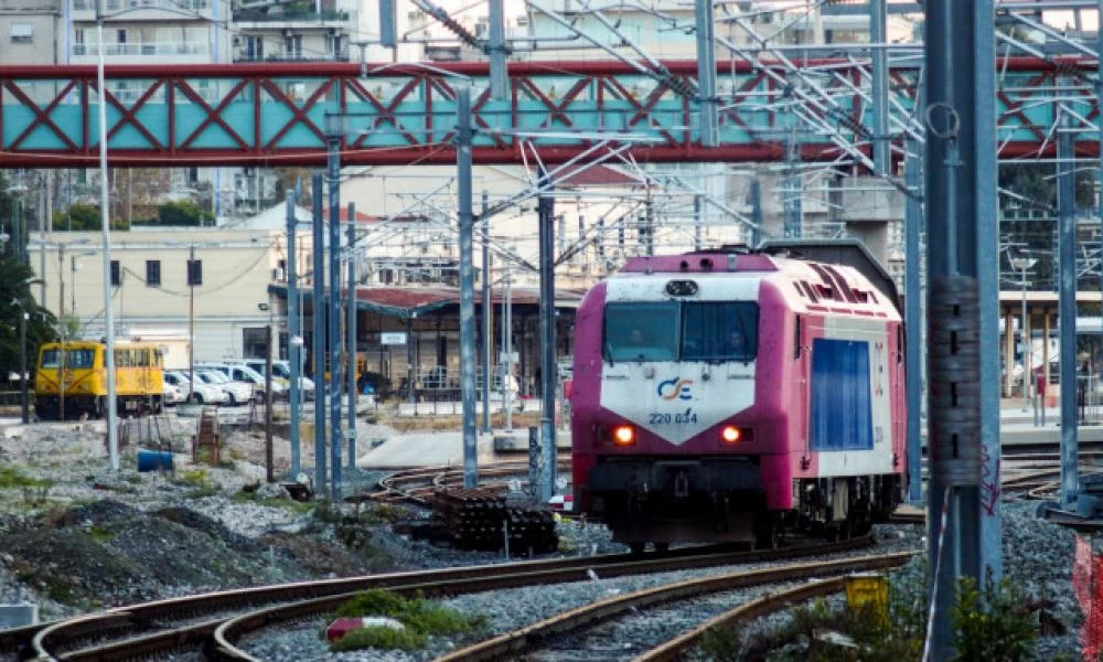Συναγερμός στη Θήβα: Βρέθηκε νεκρός στις γραμμές του τρένου